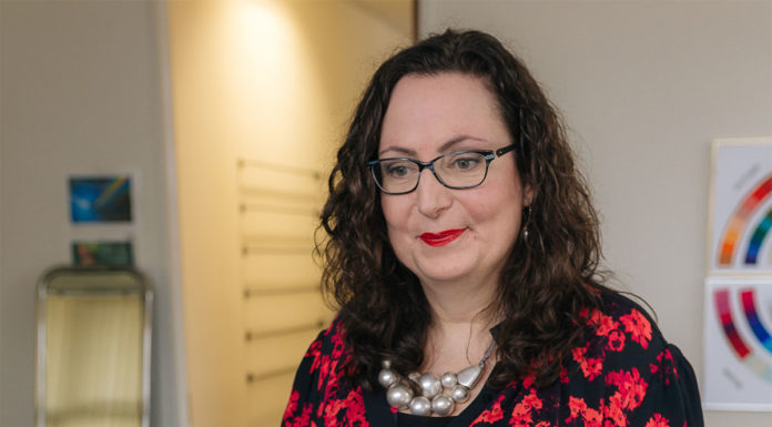 Lynn Ainsley Personal Stylist at House of Colour