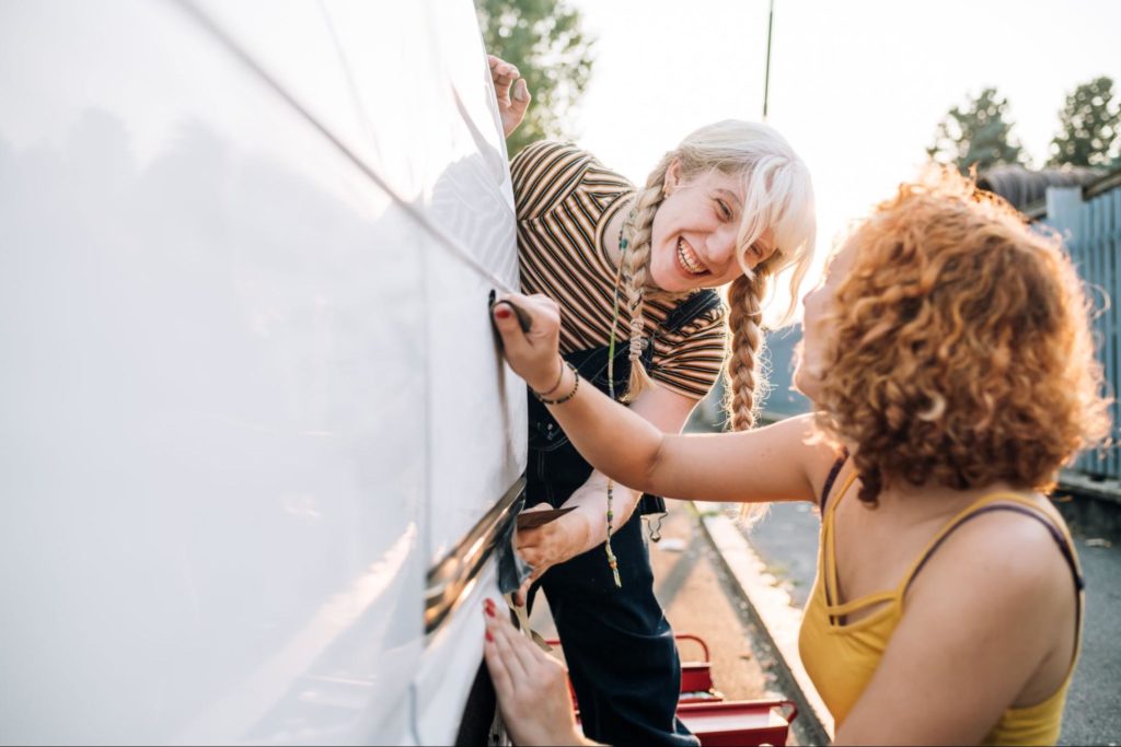 Women renovate their van business