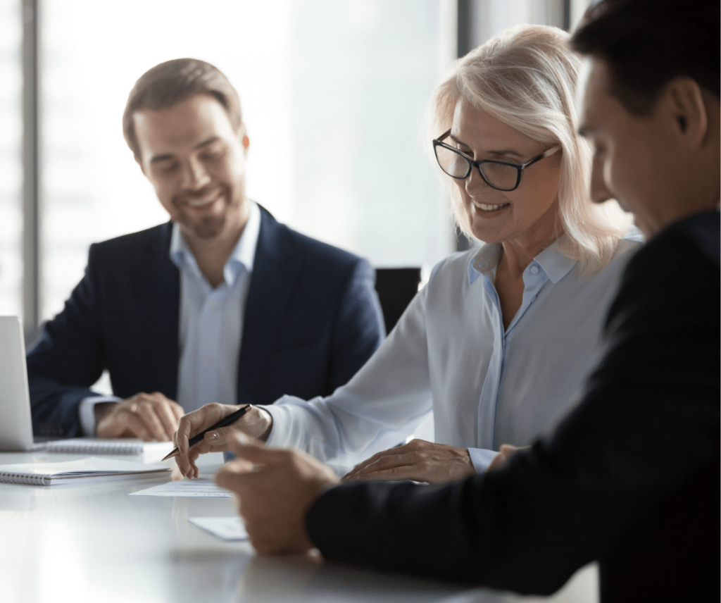 Business people in a meeting | Franchise Local Business people in a meeting | Franchise Local