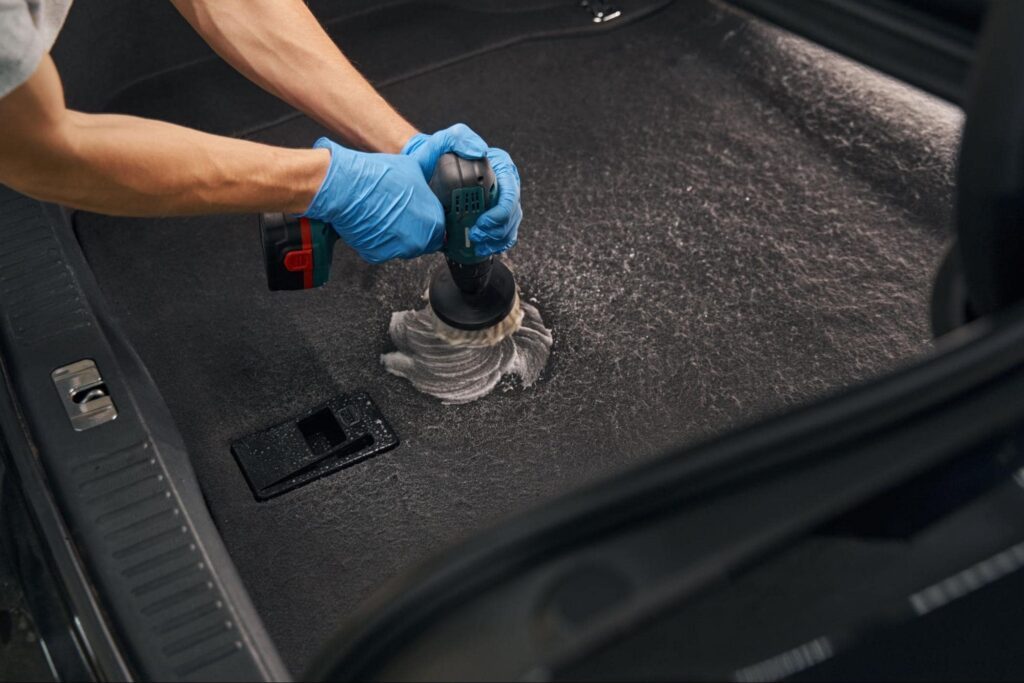 Cleaning and detailing car | Franchise Local Cleaning and detailing car | Franchise Local