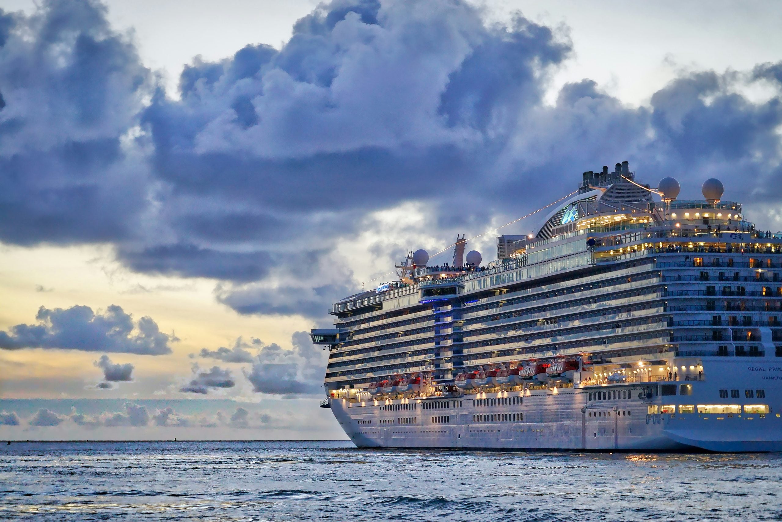 Travel Franchise peter hansen MeGmdPNe36w unsplash scaled